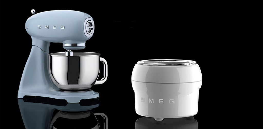 Приготовление мороженого с помощью миксера Smeg