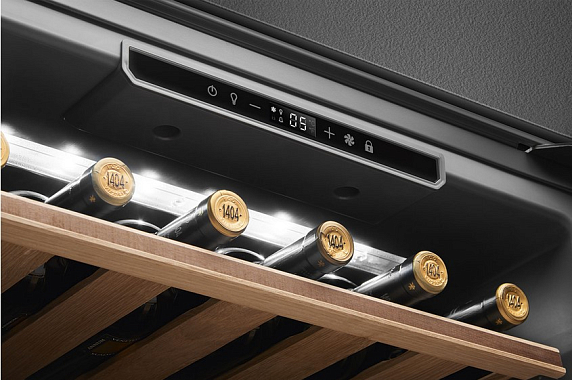 Встраиваемый холодильный шкаф для вина Smeg CVI121N3 preview 4