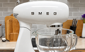 Обзор планетерного миксера SMEG SMF13