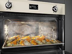 Компактный духовой шкаф с пароваркой Smeg SF4920VCP1