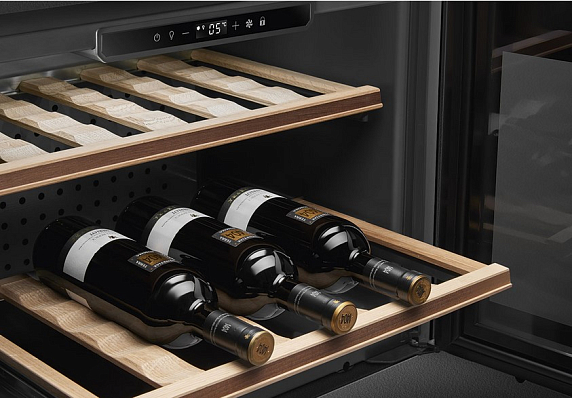 Встраиваемый холодильный шкаф для вина Smeg CVI121S3 preview 5