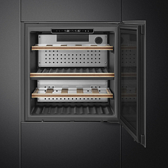Встраиваемый холодильный шкаф для вина Smeg CVI129B3