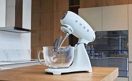 Обзор планетерного миксера SMEG SMF13