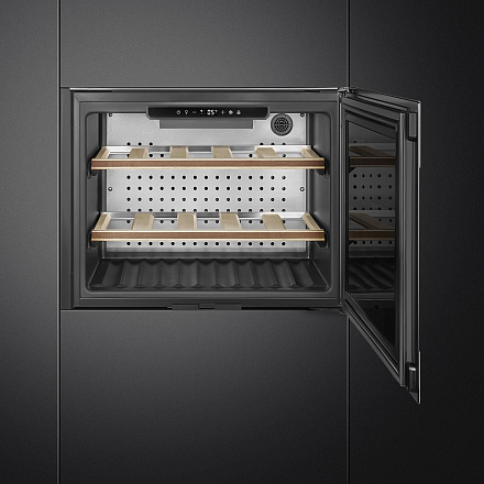 Встраиваемый холодильный шкаф для вина Smeg CVI320XE preview 3