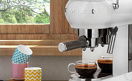 Кофеварка-эспрессо SMEG серии 50-х годов
